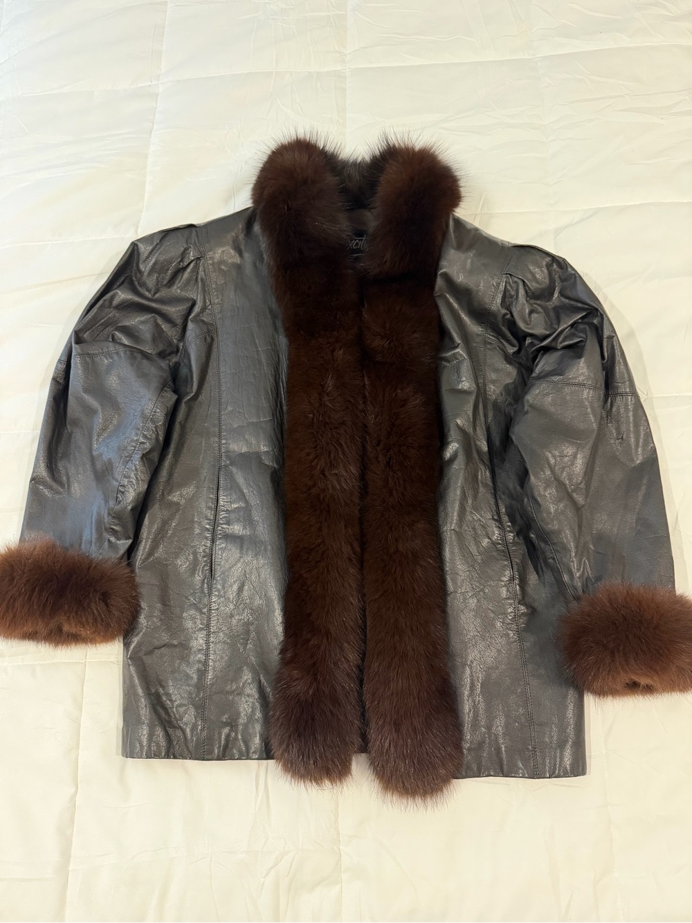 Roxciticus Vintage Genuine Leather Jacket with Real Fur. Coat is Dark Brown.